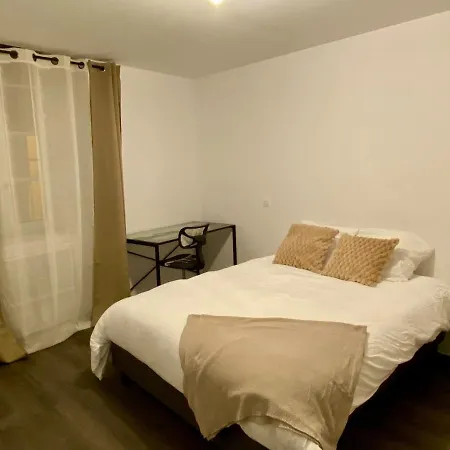 3 Pièces Au Rez De Chaussée Centre Historique, Calme, Vue Sur Le Jardin Foix