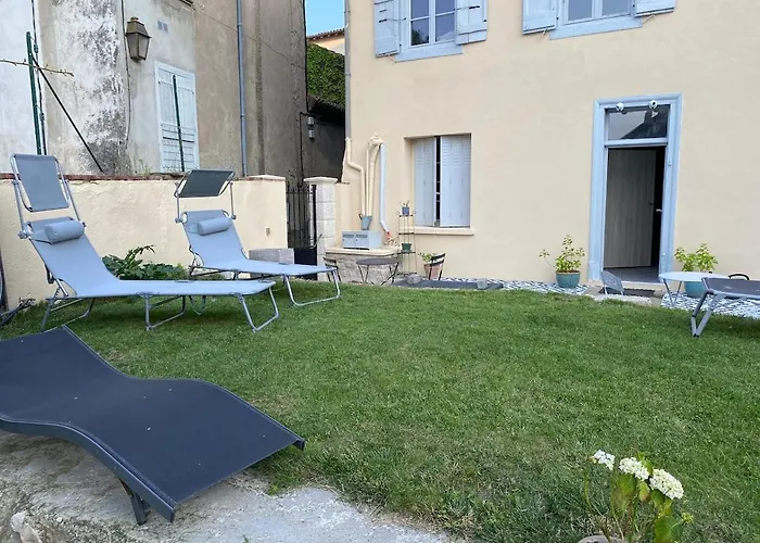 Appartement 3 Pièces Au Rez De Chaussée Centre Historique, Calme, Vue Sur Le Jardin Foix