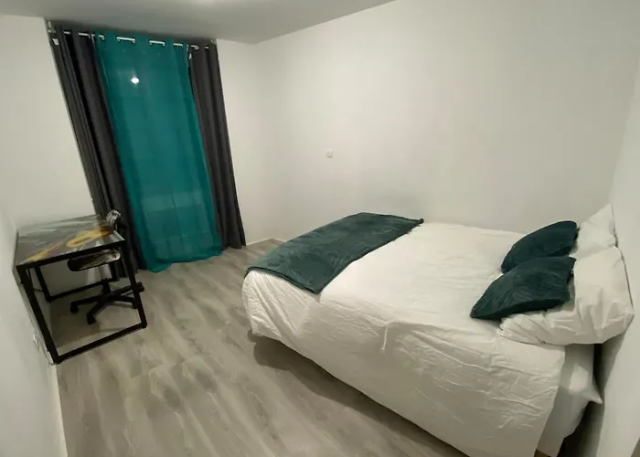 3 Pièces Au Rez De Chaussée Centre Historique, Calme, Vue Sur Le Jardin Foix